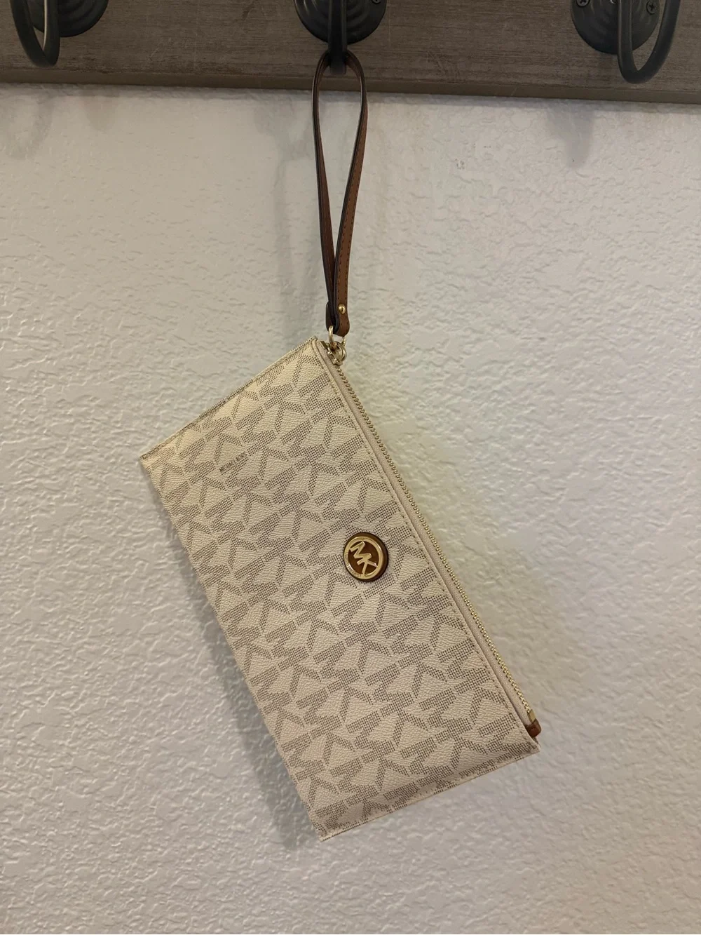 Large Michael Kors MK Signature Monogram Vanilla Cream Wristlet Clutch
